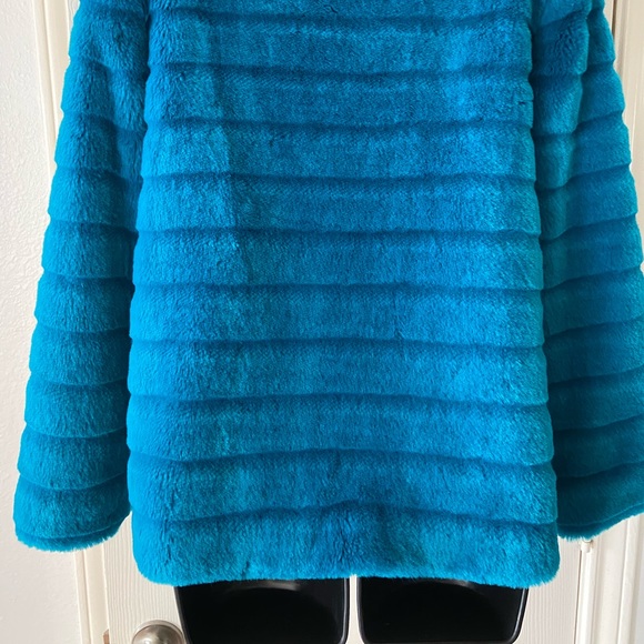 Mural- Nordstroms Faux fur jacket - deep teal 🦋 - Picture 2 of 7